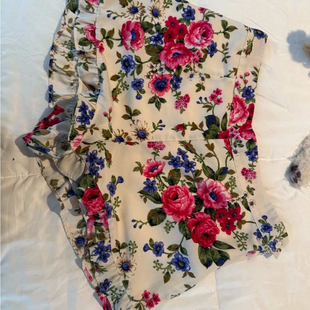 Floral Print Ruffle Shorts - Picture 4 of 8